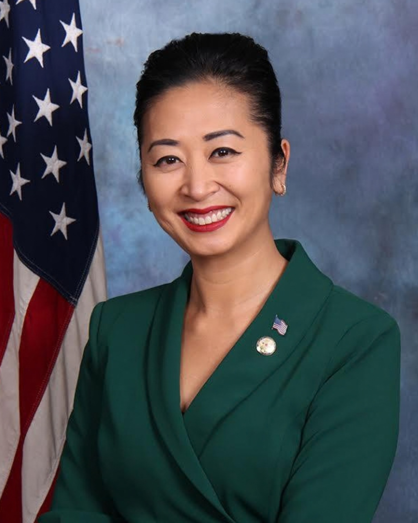 Portrait of Helen Tran.