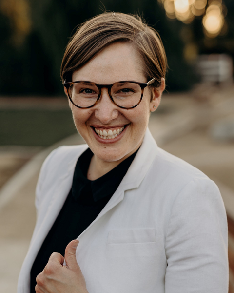 Headshot of Denise Davis.